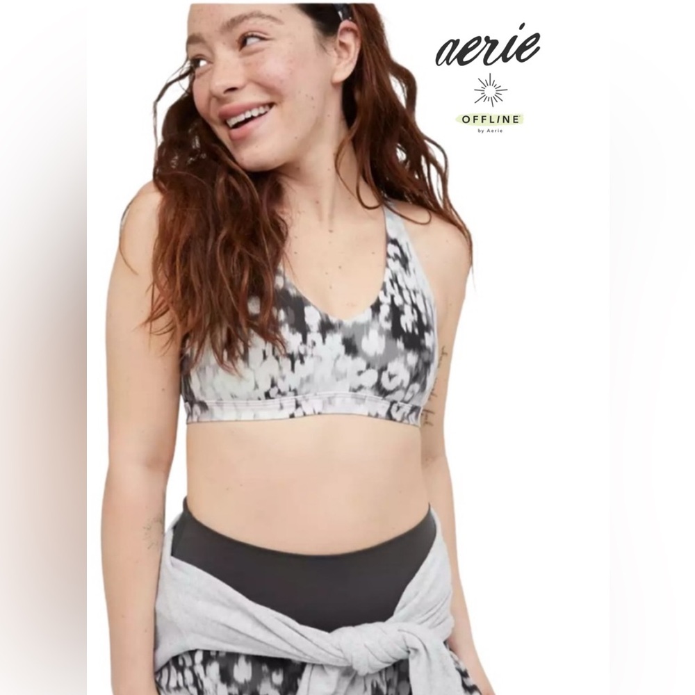 Aerie OFFLINE-shine strappy back sports bra. Size small